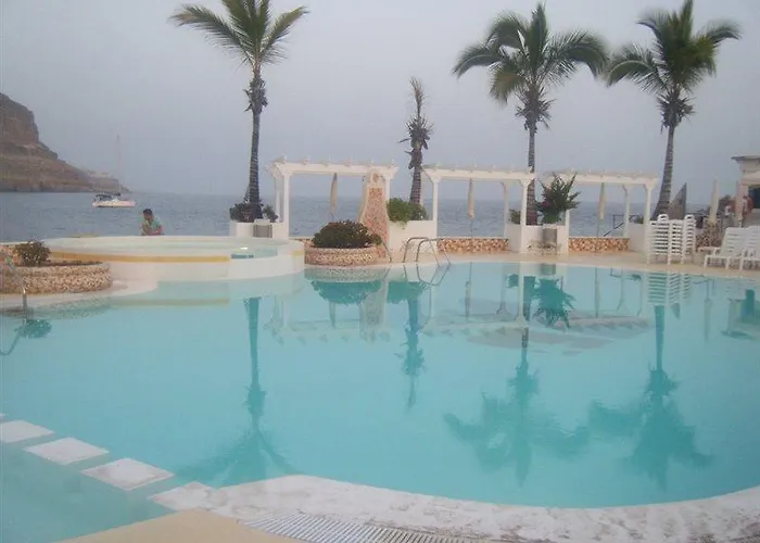 Livvo Hotel 4*