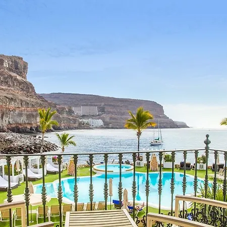 Livvo Hotel 4*