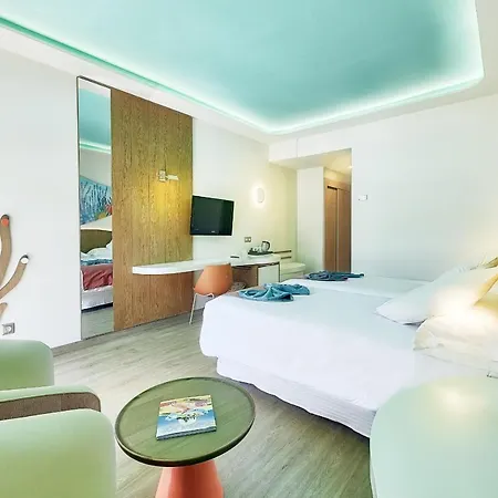 Hotel Livvo 4*